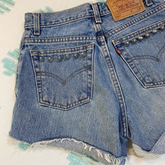 Vintage Levi's Cutoff Upcycled Studded 550 Relaxed Fit Red Tab Denim Shorts Jr 5 - Picture 6 of 15